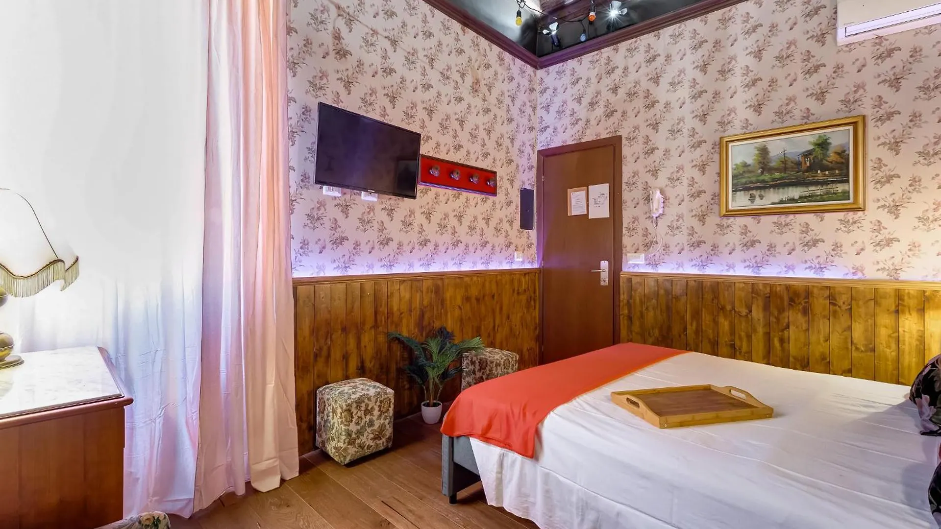 Stranger Pod Apartment Rome