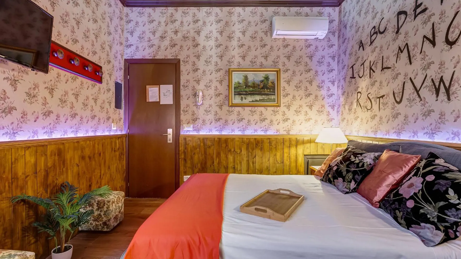 Stranger Pod Apartment Rome