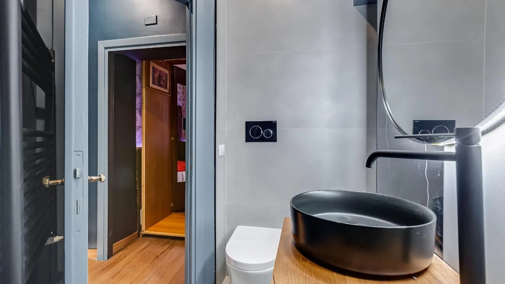 Stranger Pod Apartment Rome